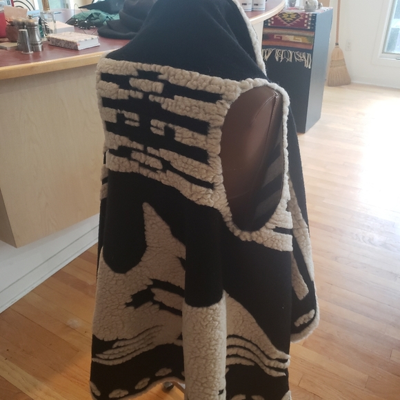 Ryan Michael Southwest inspired Thunderbird vest - Picture 2 of 4